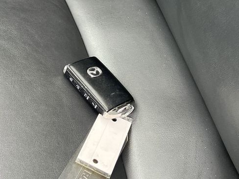 Used 2024 MAZDA MAZDA3 s image 31