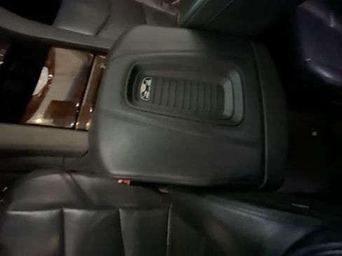 Used 2020 Cadillac Escalade Luxury image 21