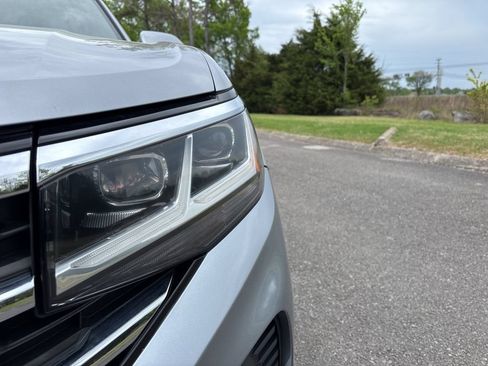 Certified 2022 Volkswagen Atlas Cross Sport SE AWD/4WD image 9