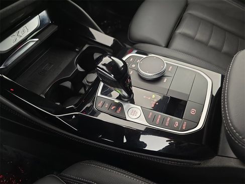 Certified 2023 BMW X4 xDrive30i w/ Premium Package image 25