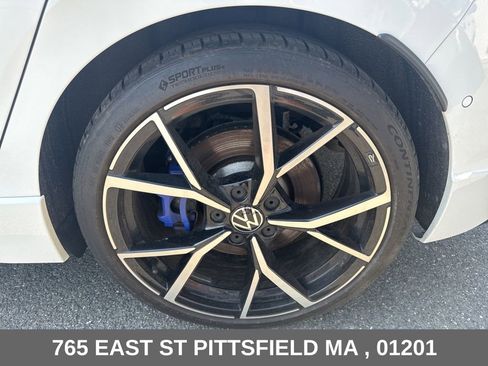 Used 2024 Volkswagen Golf R AWD/4WD image 28