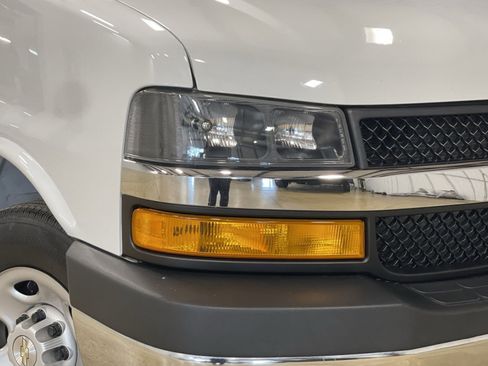 Used 2023 Chevrolet Express 2500 w/ Driver Convenience Package image 10