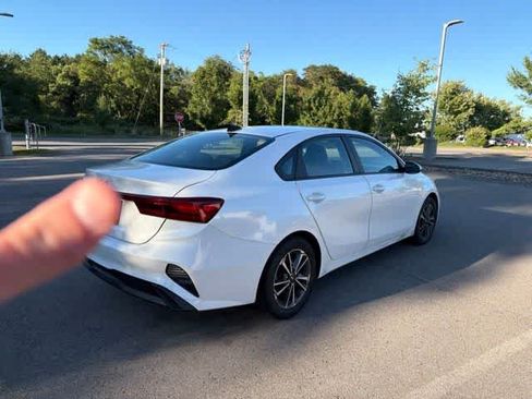 Used 2023 Kia Forte LXS FWD image 6