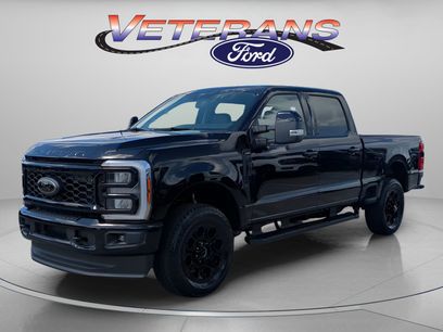 New 2026 Ford F250 Lariat w/ Black Appearance Package