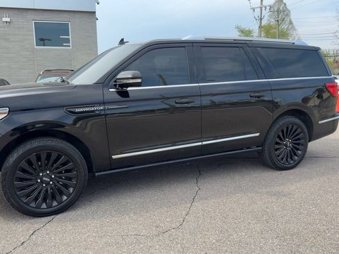 Used 2019 Lincoln Navigator L Reserve AWD/4WD image 7