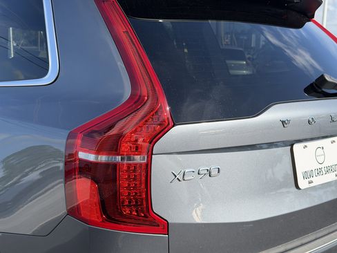 Used 2017 Volvo XC90 T5 Momentum w/ Vision Package image 10