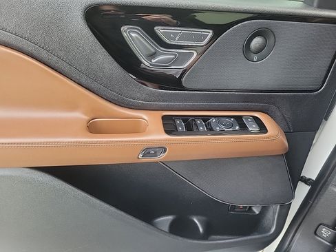 Used 2020 Lincoln Aviator Reserve w/ Equipment Group 201A image 19