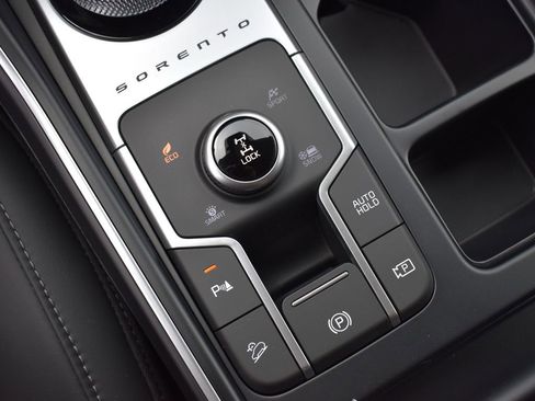 Certified 2023 Kia Sorento EX image 23