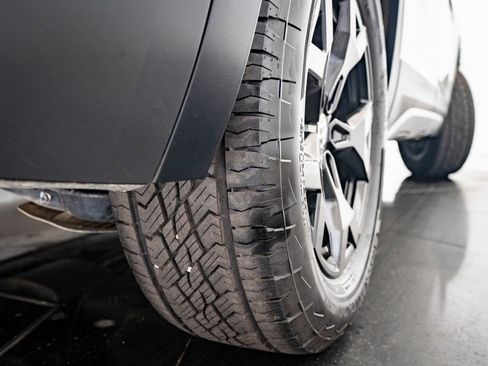 Used 2025 Volkswagen Atlas Peak Edition SE image 41