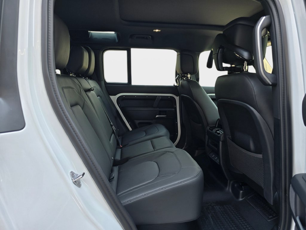 New 2026 Land Rover Defender 110 X-Dynamic SE AWD/4WD image 11