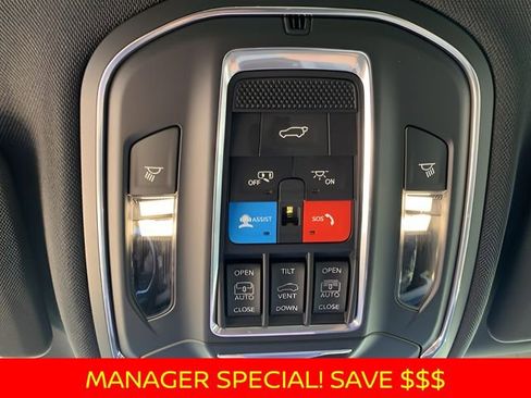 New 2025 Jeep Grand Cherokee Limited w/ Black Appearance Package image 29