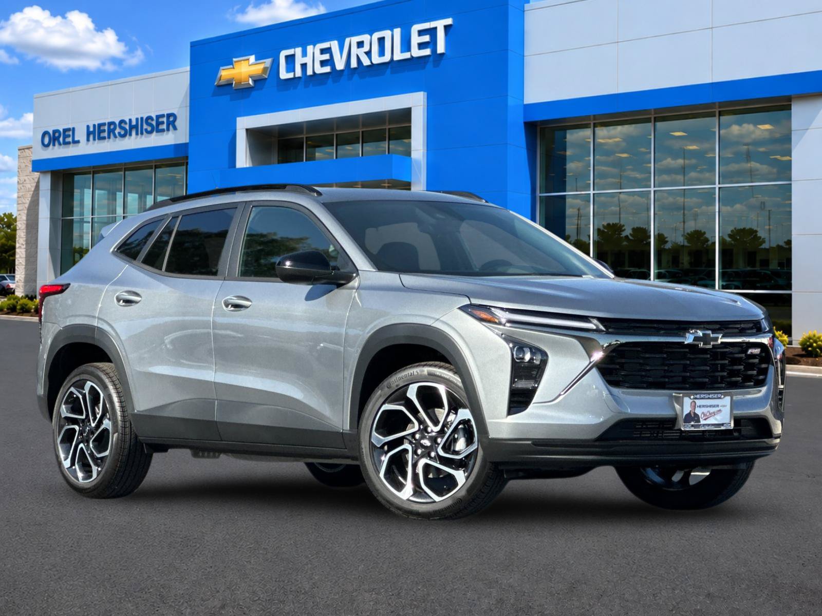 New 2026 Chevrolet Trax RS w/ Driver Confidence Package FWD image 2