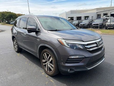 Used 2018 Honda Pilot Touring image 7
