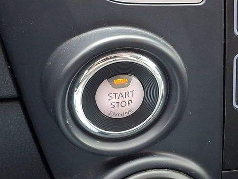 Used 2017 Nissan Titan S image 23