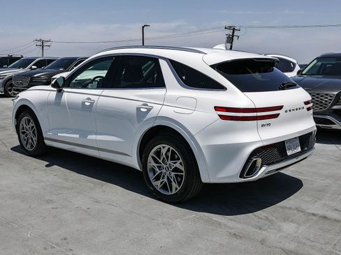 Used 2025 Genesis GV70 2.5T AWD/4WD image 6