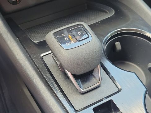 Used 2025 Nissan Rogue SV FWD image 27