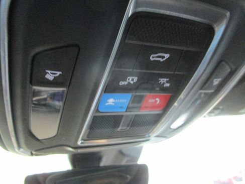 Used 2022 Jeep Wagoneer Series III AWD/4WD image 47