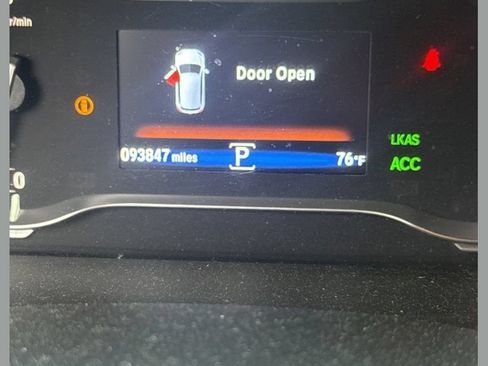 Used 2018 Honda Pilot Touring image 1
