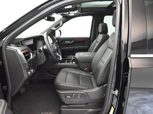 Used 2026 GMC Yukon XL Denali w/ Sun & Power Step Package AWD/4WD image 3
