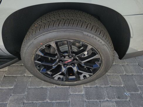 New 2026 GMC Yukon Elevation AWD/4WD image 11