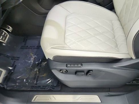 Used 2025 Volkswagen Atlas Cross Sport SEL Premium R-Line AWD/4WD image 33