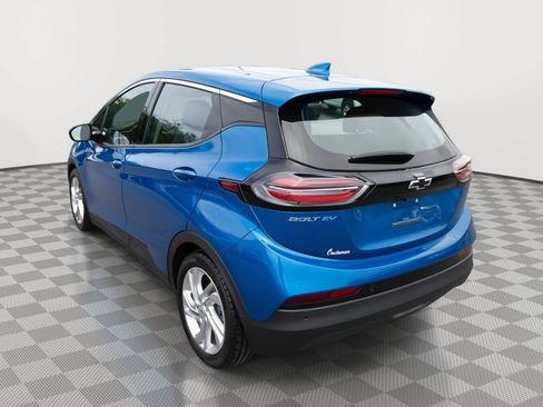 Used 2023 Chevrolet Bolt LT FWD image 7