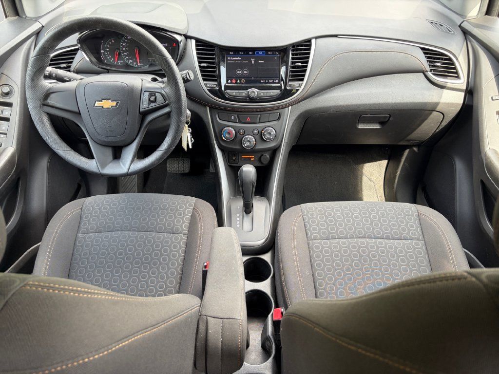Used 2018 Chevrolet Trax LS AWD/4WD image 15