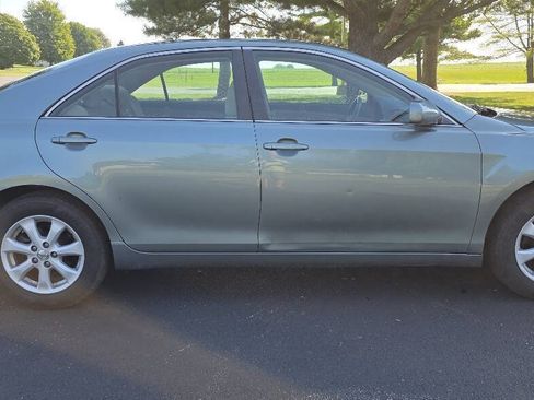 Used 2008 Toyota Camry LE FWD image 2