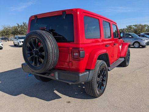 Used 2022 Jeep Wrangler Unlimited Sahara image 5