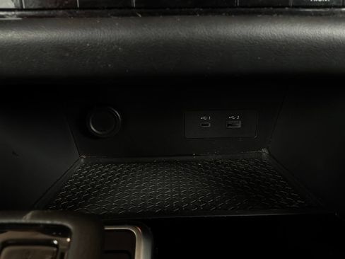 Used 2025 Nissan Pathfinder SV FWD image 25