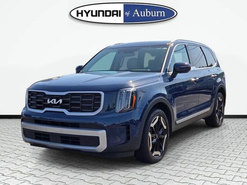 Used 2025 Kia Telluride S FWD image 11