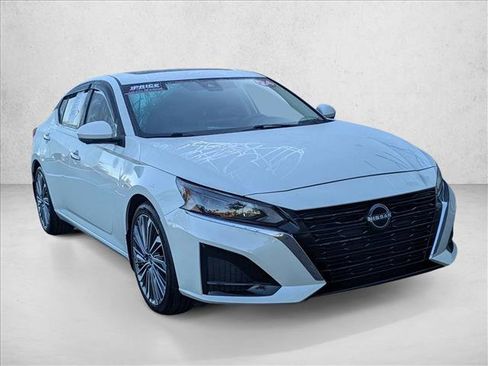 Used 2024 Nissan Altima 2.5 SL image 3