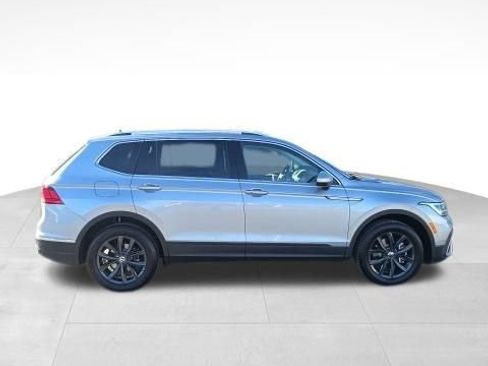 Used 2024 Volkswagen Tiguan SE AWD/4WD image 6