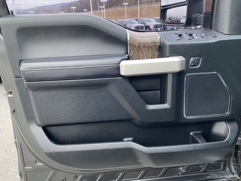 Used 2018 Ford F250 Lariat w/ Lariat Ultimate Package image 10