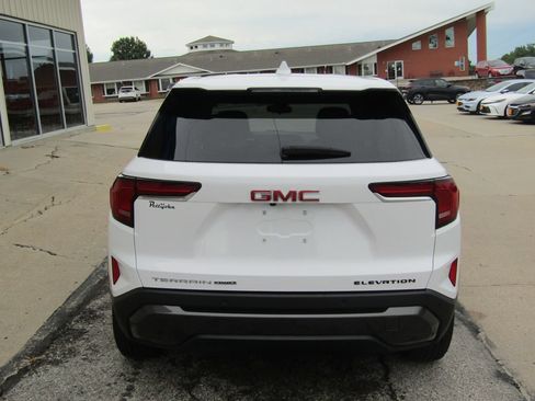 Used 2025 GMC Terrain Elevation AWD/4WD image 4