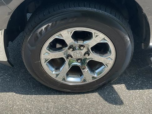 Used 2018 RAM 1500 Laramie w/ Convenience Group AWD/4WD image 9