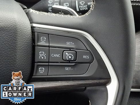 Used 2023 Jeep Grand Cherokee L Limited image 24