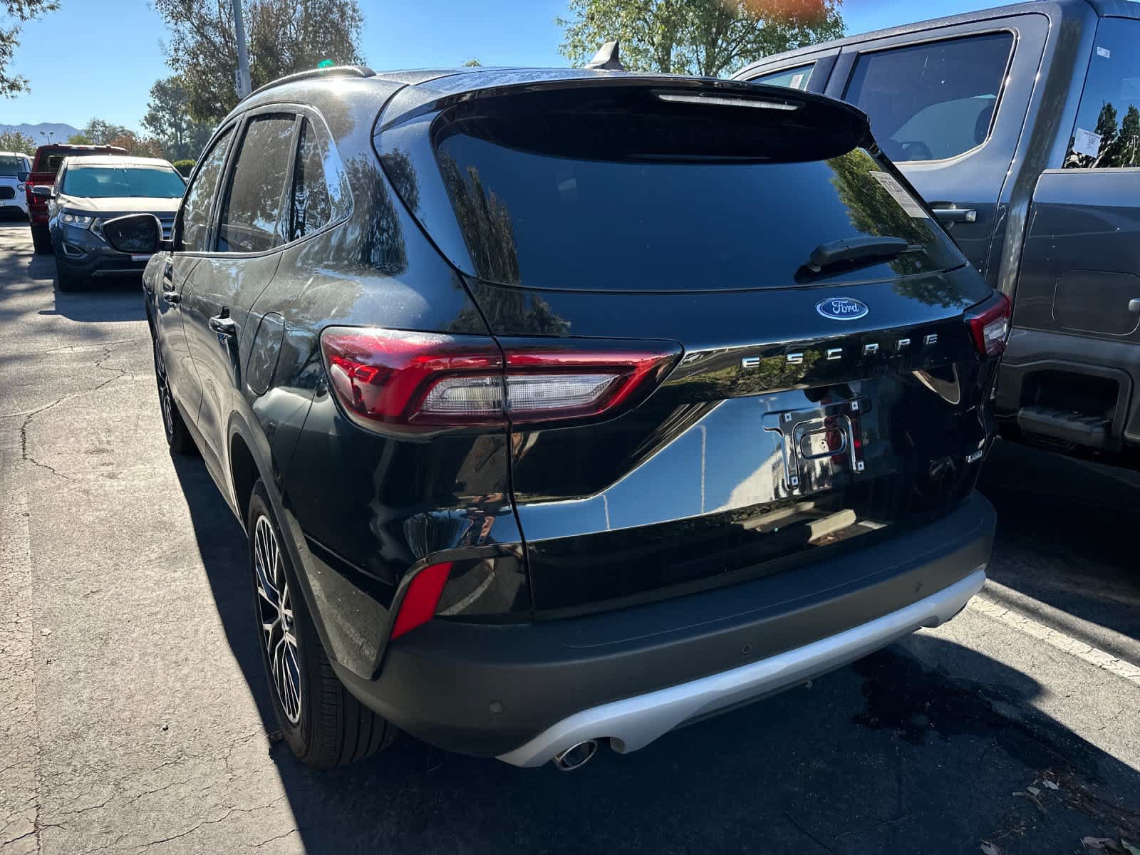Used 2025 Ford Escape SE FWD image 5