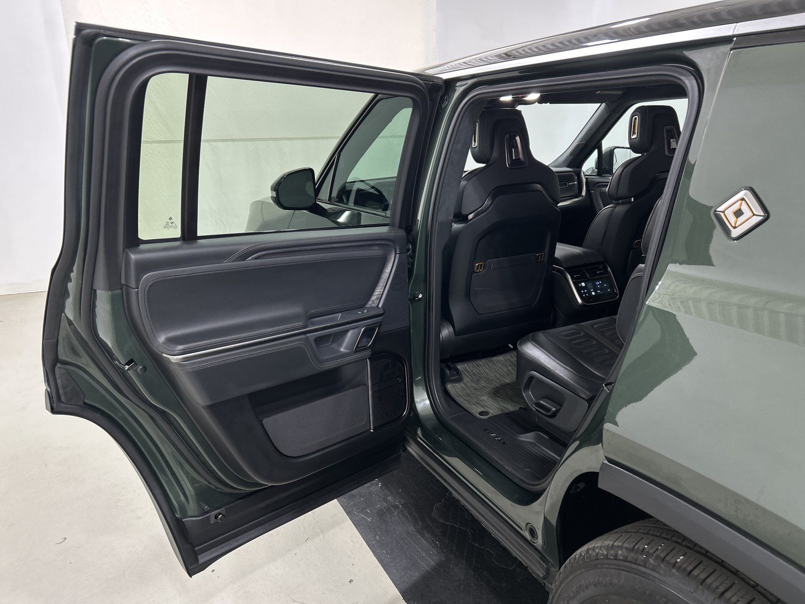 Used 2024 Rivian R1S Adventure Quad AWD/4WD image 16