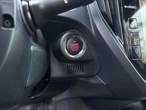 Certified 2025 Subaru Forester Premium image 32