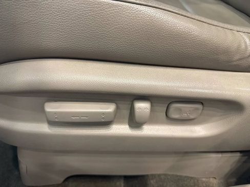 Used 2016 Honda Odyssey Touring Elite image 18