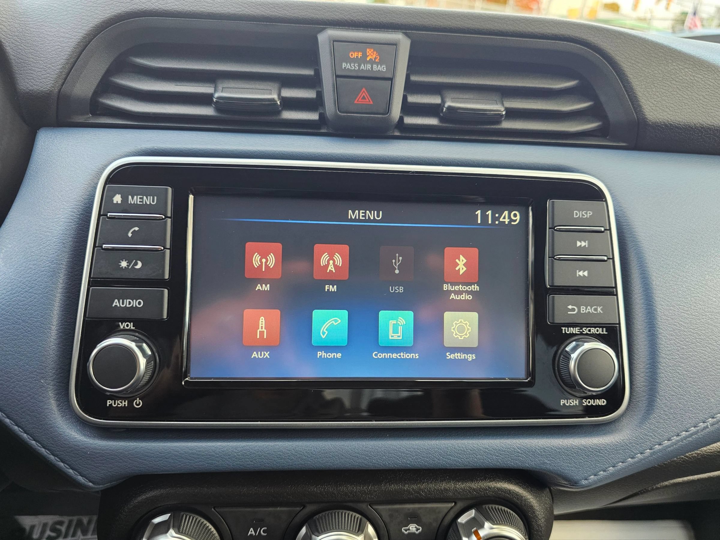 Used 2025 Nissan Versa SV w/ Trunk Package FWD image 20