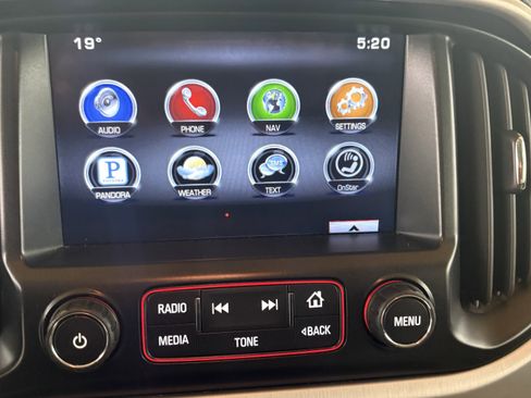 Used 2015 GMC Canyon SLT image 2