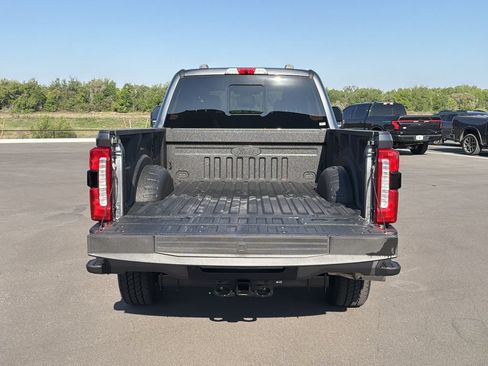 New 2026 Ford F250 Lariat w/ Black Appearance Package AWD/4WD image 10