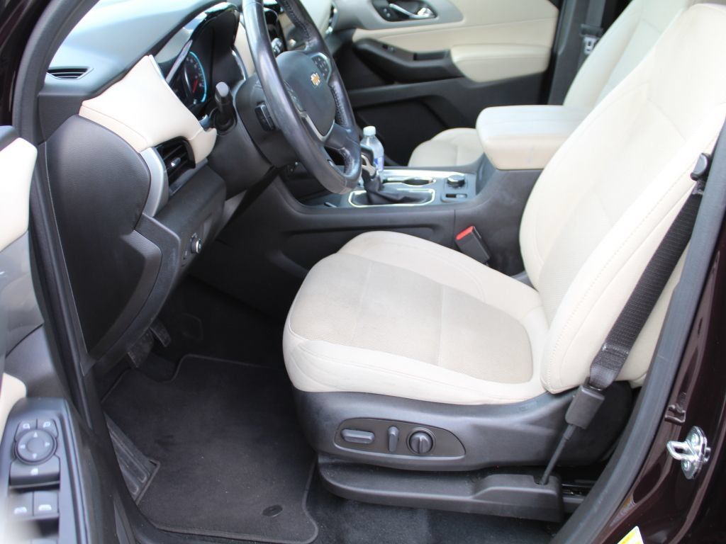 Used 2022 Chevrolet Traverse LT FWD image 10