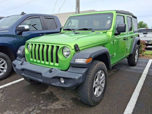 Used 2018 Jeep Wrangler Unlimited Sport S AWD/4WD image 2