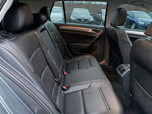 Used 2017 Volkswagen Golf Wolfsburg Edition image 20