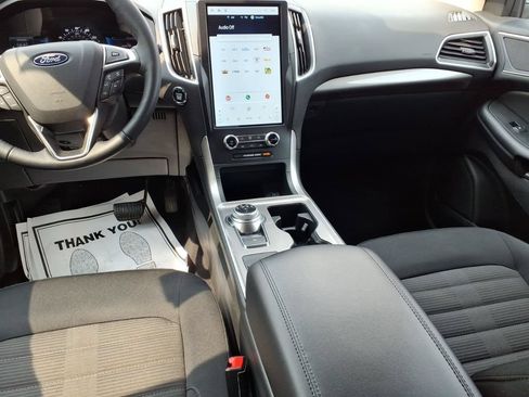 Certified 2024 Ford Edge SEL w/ Convenience Package AWD/4WD image 11