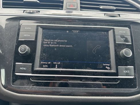 Used 2020 Volkswagen Tiguan S FWD image 22