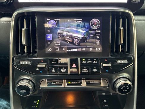 Used 2025 Lexus LX 700h Overtrail w/ Accessory Package (Z1) AWD/4WD image 22